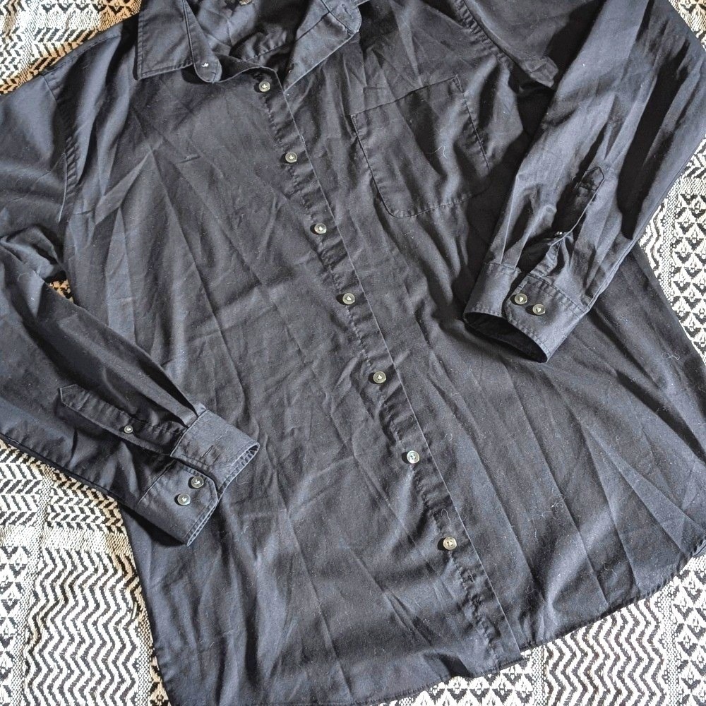 Van Heusen Black Dress Shirt Long Sleeve Button Down Mens 16 1/2 LT GL